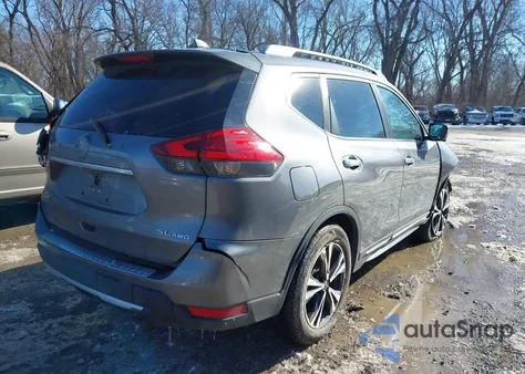 2017 Nissan Rogue Sl z USA, uszkodzony, nr VIN 5N1AT2MV8HC739667